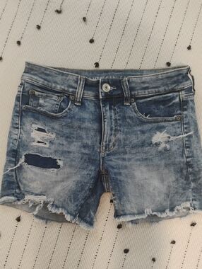 American Eagle Distressed Blue Denim Women’s Shorts Size 6
